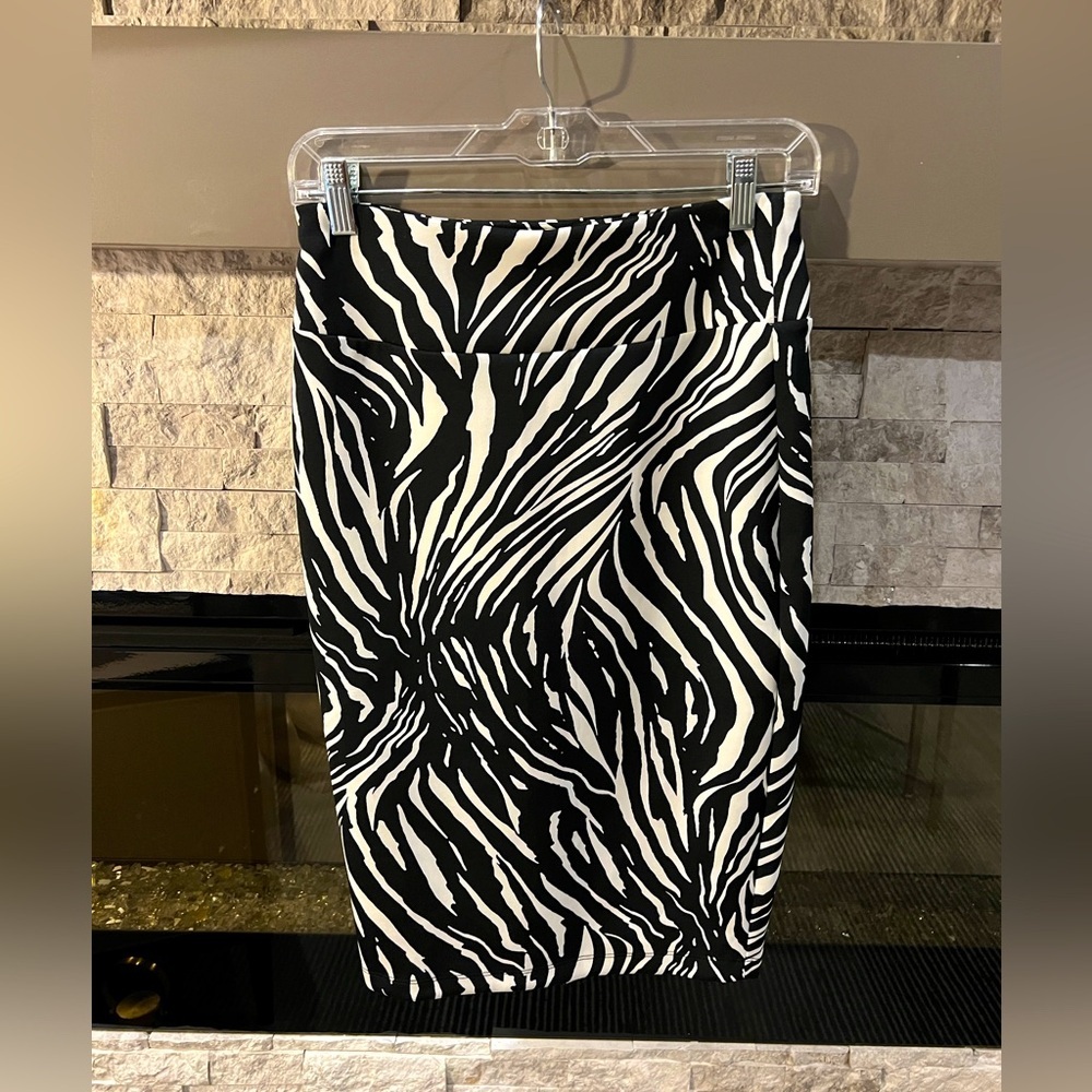 Carmen Marc Valvo Black and White Zebra Midi Skirt